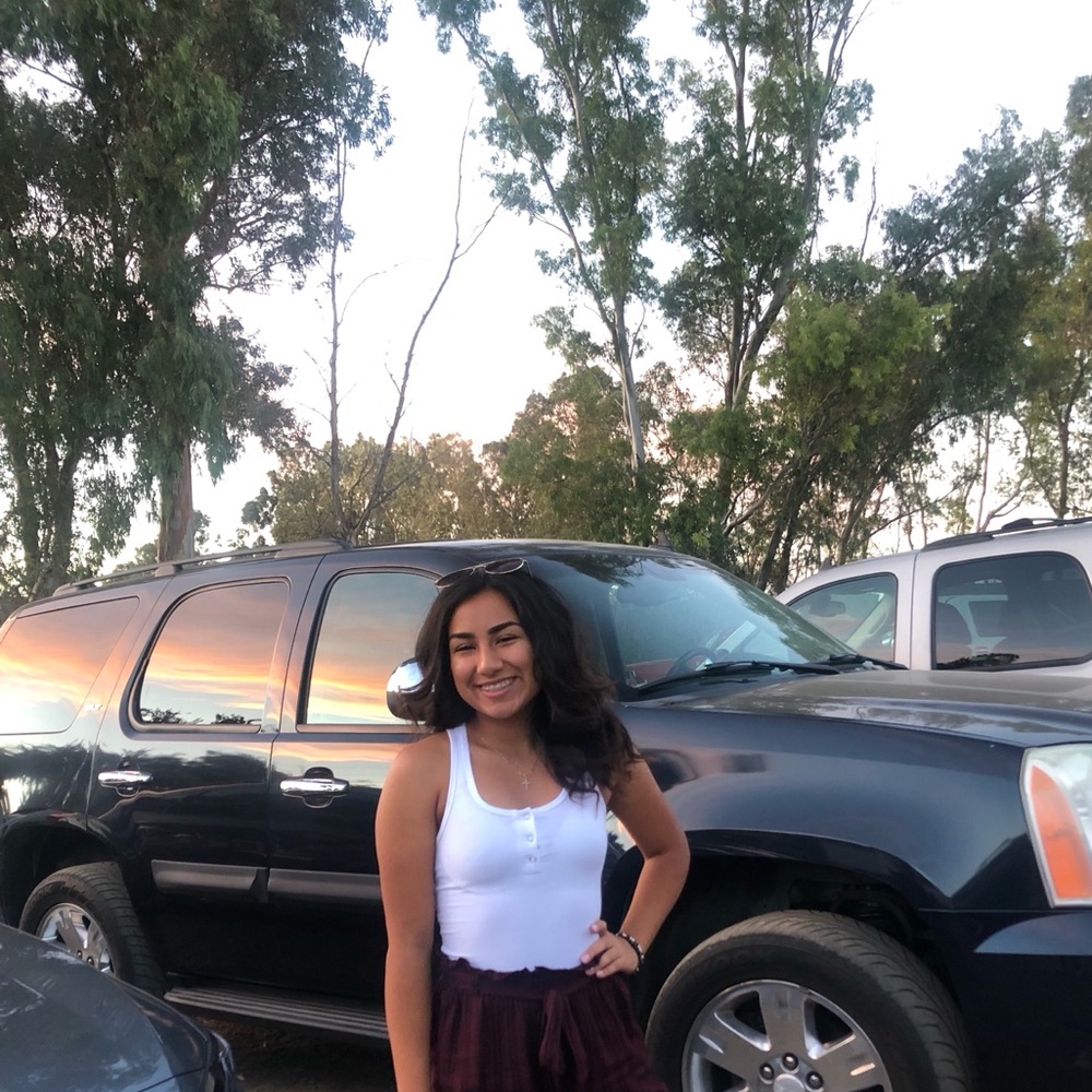 Meet your Posher, Mireya
